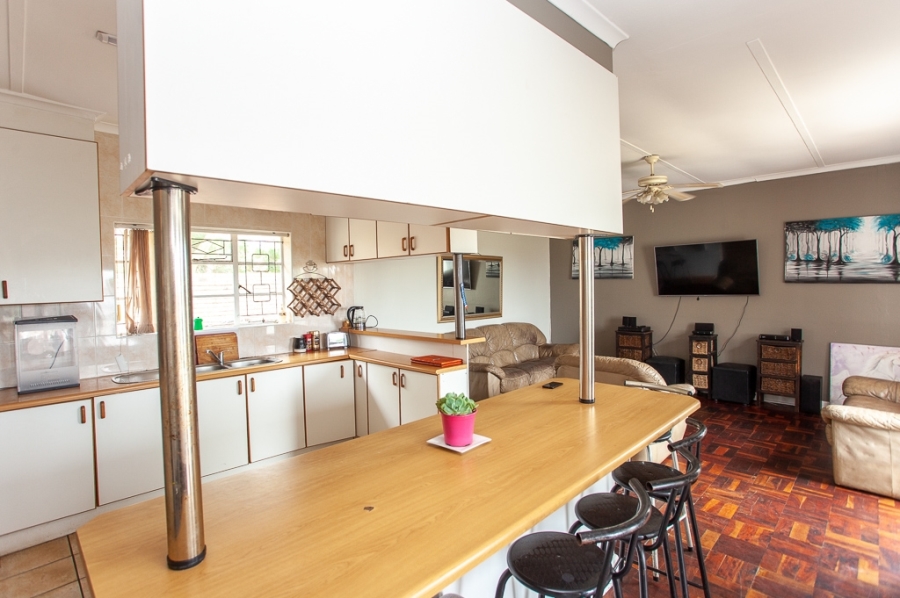 3 Bedroom Property for Sale in Humerail Eastern Cape